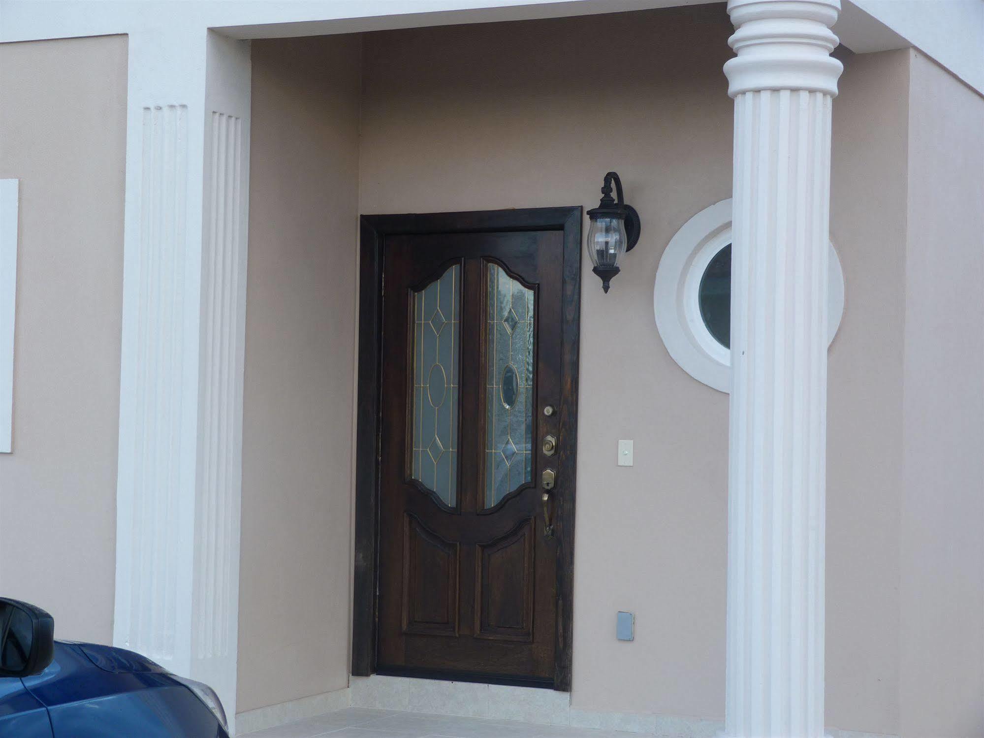 Taste Of Paradise Coral Harbour Exterior photo