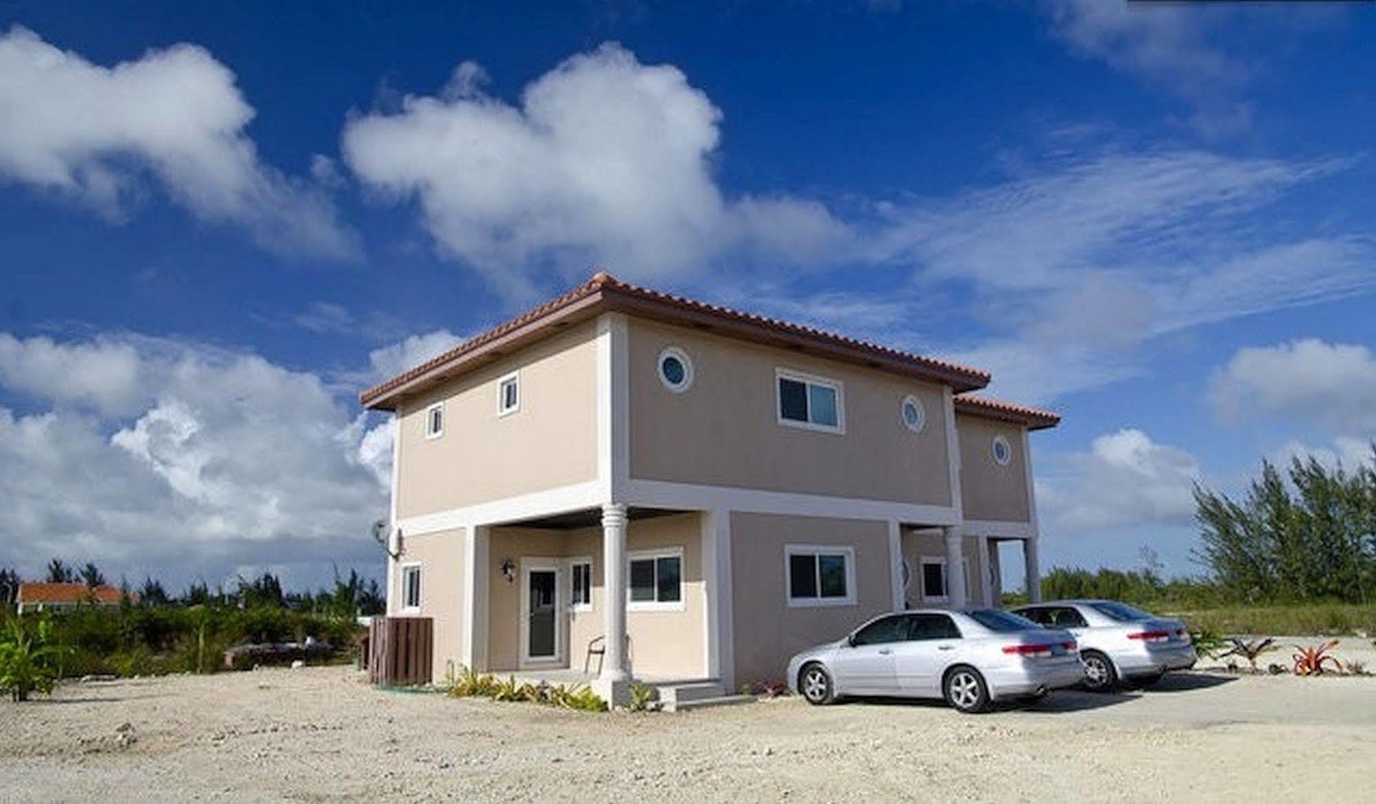 Taste Of Paradise Coral Harbour Exterior photo